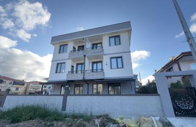 Sakarya Karasu Plaj Merkez'de Havuzlu Site İçinde ''Sıfır'' 2+1 Daire