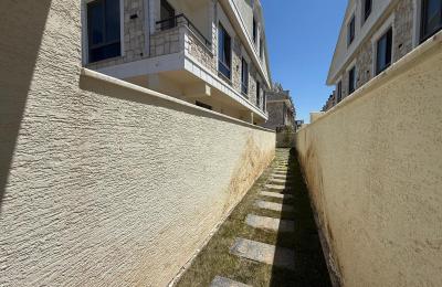 Sakarya Kocaali Alandere'de Denize 350 Metre, Alaçatı Taş Konseptli 4+1 Satılık Tripleks Villa