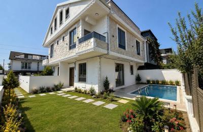 Sakarya Kocaali Yalı'da Denize 300 Metre, Kat Mülkiyetli ve Müstakil Havuzlu 3+1 Satılık Tripleks Villa