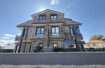 Sakarya Kocaali Alandere'de Denize 50 Metre, Deniz Manzaralı ve Havuzlu 3+1 Satılık Tripleks Villa