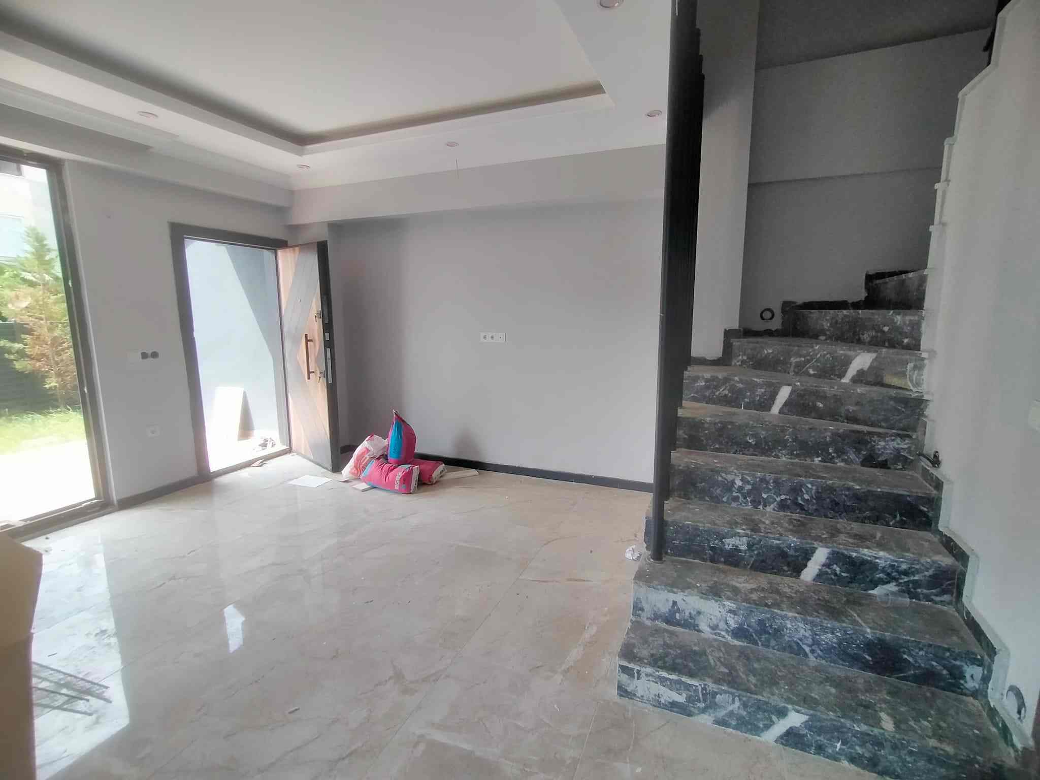 Sakarya Kocaali Alandere'de Satılık Havuzlu Sitede Lüks Triplex Villa - Görsel 9