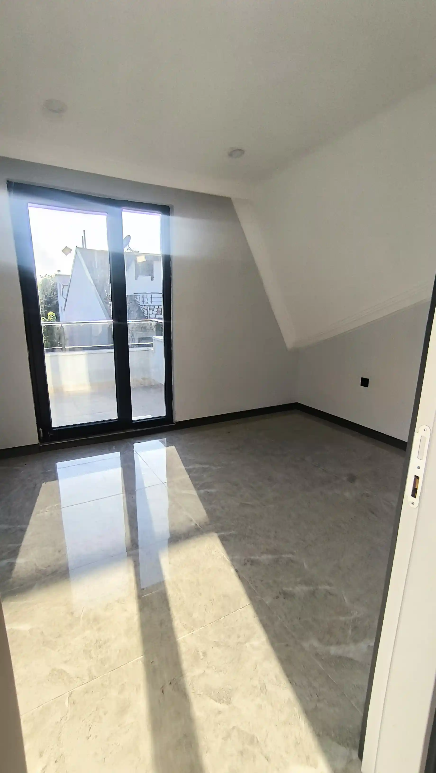 Sakarya Kocaali Yayla Mahallesi'nde Havuzlu, Deniz Manzaralı 4+1 Satılık Tripleks İkiz Villa - Görsel 28