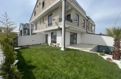 Sakarya Kocaali Alandere’de Müstakil Havuzlu Denize Komşu 4+1 Tripleks Villa