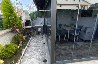 Sakarya Kocaali Alandere'de Kış Bahçeli, Tam Eşyalı 4+1 Tripleks Villa