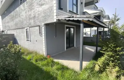 Sakarya Kocaali Alandere’de Müstakil Girişli, Geniş Bahçeli Lüks 4+1 Tripleks Villa