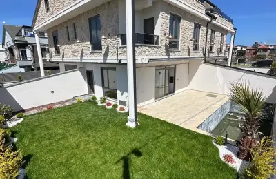 Kocaali Alandere'de Köşe Parsel Müstakil Havuzlu 4+1 Lüks Villa