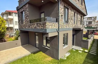 Kocaali Alandere Mahallesi'nde Satılık Sıfır, Tam Müstakil Girişli Tripleks Villa!