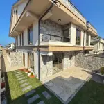 Kocaali Alandere’de Denize 165m! Taş Konseptli Lüks 4+1 Tripleks Villa