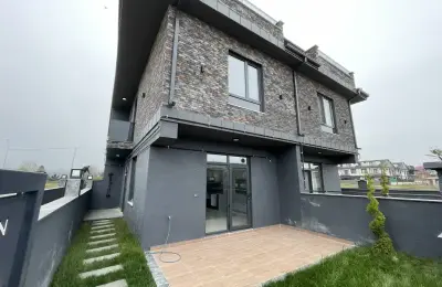 Kocaali Yayla’da Denize ve Hastaneye Yakın 4+1 Geniş Bahçeli Villa